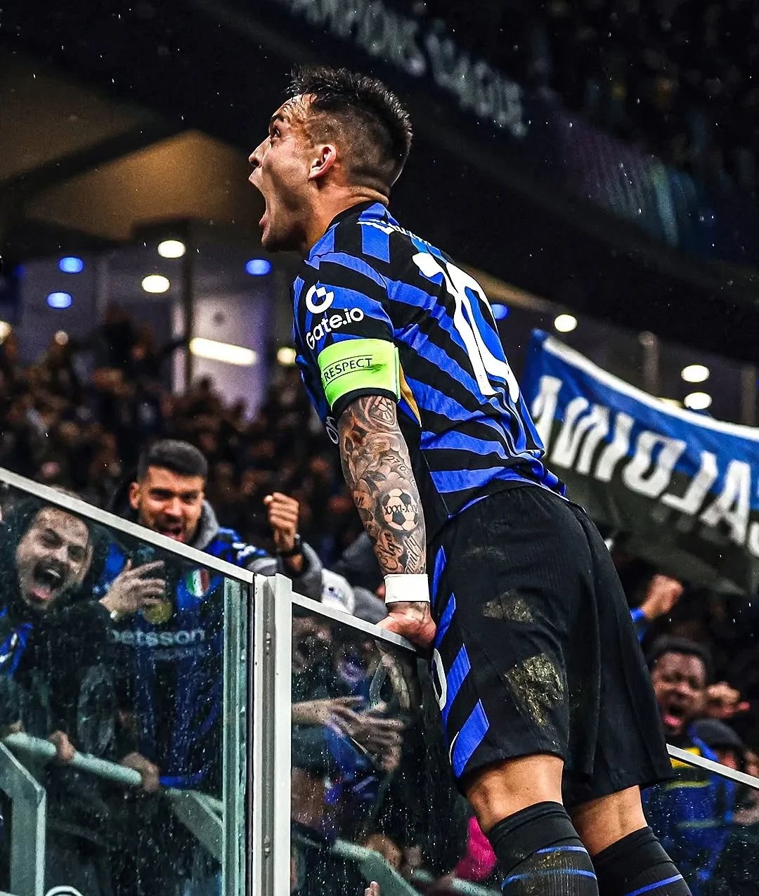 乐竞体育官方网站-包含转会期国际米兰豪取连胜：欧冠节点到来，赛场秩序良好，年轻球员得到机会的词条